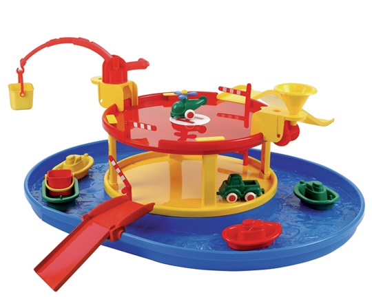 Παιδικό παιχνίδι γκαράζ, με γερανό, λίμνη με νερό, κινητή γέφυρα, 2 ράμπες, 3 βάρκες, 1 όχημα και 1 ελικόπτερο.