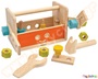 Ξύλινη εργαλειοθήκη της plan toys, περιλαμβάνει σφυρί, κλειδί, κατσαβίδι, μπουλόνια, βίδες και το κουτί γίνεται ρομπότ!