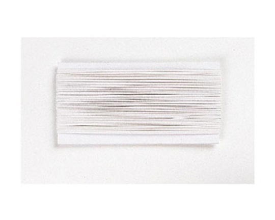 Κορδόνι λάστιχο σε λευκό χρώμα, με διάμετρο 2 χιλιοστά και μήκος 10 μέτρα. Ιδανικό για παιδικές χειροτεχνίες σε νηπιαγωγεία.