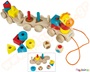 Ξύλινο συρόμενο τρενάκι, με τουβλάκια σε διαφορετικά σχήματα και χρώματα, ιδανικό για παιδικούς σταθμούς.