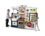 Μοντέρνα Γιγάντια Παιδική Κουζίνα της Step2, με φούρνο, ψυγείο, φώτα και πάρα πολλά αξεσουάρ κουζινικά.