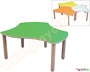 Ξύλινο παιδικό τραπέζι ημικυκλικό, σε λαχανί χρώμα, πιστοποιημένο για χρήση σε χώρους με παιδιά.