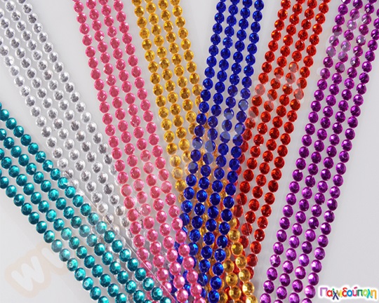 Πέρλες 8 χιλιοστών, σε 7 διαφορετικά χρώματα, με 168 πέρλες το κάθε χρώμα, ιδανικές για χειροτεχνίες.