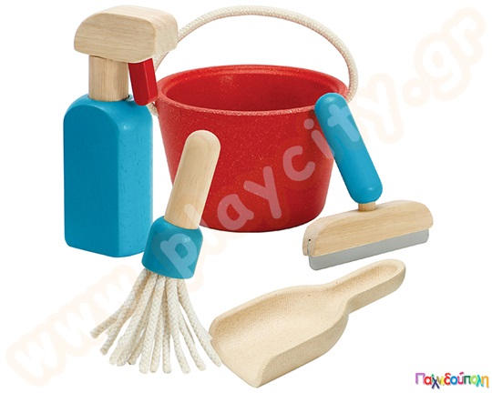 Ξύλινο παιδικό παιχνίδι, Σετ καθαριότητας της Plan Toys. Περιλαμβάνει κουβά, σπρέι, σκούπα, φαράσι και φτερό.
