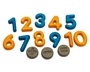 Εκπαιδευτικό παιχνίδι αρίθμησης, που αποτελείτε από ξύλινους αριθμούς σε 2 χρώματα και 3 μάρκες διπλής όψης με σύμβολα πράξεων.